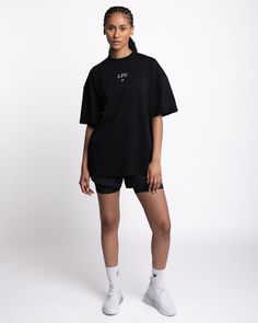 Fear can often cause us to stand still but there comes a time when you must flip that illusion into action and go. LFG serves as this reminder. Made from a breathable cotton interlock, the Tunero T-Shirt comes in an oversized block that flows with each punch. Let's F*cking Go. Printed Strike & LFG logo Drop shoulder Short sleeve Oversized fit 92% Combed Cotton, 8% Elastane Nike Boyfriend Tshirt, Lifestyle Club, Sauna Suit, Training Clothes, Boxing T Shirts, Running Tops, Oversized T Shirt, Oversized Shirt, Oversized Tshirt