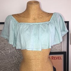 New Never Used Mint Condition Size S Linen E Light Wash Tops For Summer, Light Wash Cropped Tops For Spring, Light Wash Fitted Beach Tops, Fitted Light Wash Tops For Beach, Fitted Light Wash Tops For The Beach, Cropped Blue Blouse For Summer, Light Blue Cropped Summer Crop Top, Summer Light Blue Cropped Top, Light Wash Summer Top For Brunch