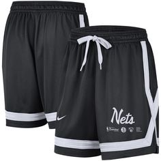 A fan favorite, these Crossover Nike shorts combine team spirit with a look tailored just for you. A vibrant Brooklyn Nets design gifts you an authentic statement piece. Dri-FIT technology helps you stay dry and comfortable, while Move to Zero properties promote sustainability. Original Fashion, Shorts Nike, Brooklyn Nets, Nike Store, Nike Shorts, Trendy Plus Size, Nike Black, Team Spirit, Nike Dri Fit