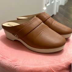 Old Navy Faux-Leather Clog Shoes For Girls, Nwot Size 1 Never Worn Outside Of The House, Only Tried On. So Cute! Casual Faux Leather Mules With Round Toe, Casual Round Toe Faux Leather Mules, Comfortable Synthetic Platform Clogs, Solid Color Closed Toe Synthetic Clogs, Synthetic Slip-on Clogs With Leather Footbed, Synthetic Closed Toe Clogs, Comfortable Synthetic Mules With Round Toe, Solid Color Closed Toe Clogs With Cushioned Footbed, Closed Toe Clogs With Cushioned Footbed