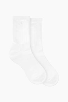 SET™ SOCKS IN BLANC Sonic Outfit, High White Socks, White Ankle Socks, White Crew Socks, Recruitment Ideas, White Socks, Winter Break, White Sock, Minimal Logo