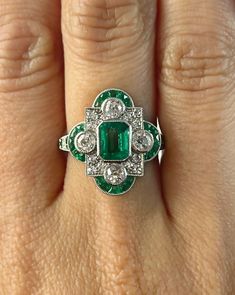 Halo Engagement Ring Emerald, Platinum Diamond Ring, Art Deco Emerald, Art Deco Emerald Ring, Platinum Diamond Engagement Rings, Antique Diamond Rings, Platinum Diamond Rings, Studded Necklace, Art Deco Engagement