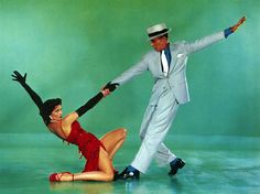 25 Fascinating Photos of Fred Astaire and Cyd Charisse Dancing on the Set of “The Band Wagon” (1953)25 Fascinating Photos of Fred Astaire and Cyd Charisse Dancing on the Set of “The Band Wagon” (1953)