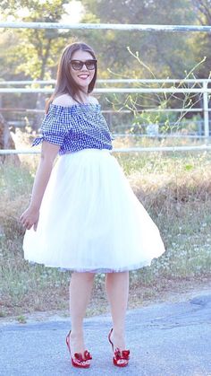 Gonna In Tulle, Midi Wedding Dress, Puffy Skirt, Tulle Skirts, Street Swag, Engagement Outfits, Soft Tulle, Cordial, Tulle Wedding Dress