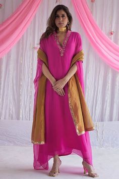 Buy Pink Chiffon Embroidered Floral Motifs V Neck Long Kaftan For Women by Shorshe Clothing Online at Aza Fashions. Anarkali Dress Pattern, Long Kaftan, Pink Chiffon, Boutique Dress Designs, Dress Indian Style, Indian Designer Outfits, Anarkali Dress, Stylish Dress Designs, Indian Fashion Dresses