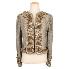 Valentino - Haute Couture jacket entirely embroidered with sequins and lurex yarns. No size indicated, it fits a 38FR. Additional information: Condition: Very good condition Dimensions: Shoulder width: 40 cm - Sleeve length: 60 cm - Length: 50 cm Seller Reference: FV41 Valentino Haute Couture, Valentino Couture, Couture Jackets, It Fits, Yarn, Sleeve Length, Fashion Outfits, Couture, For Sale