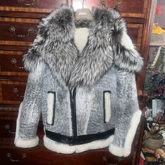 This Is A Gorgeous Shearling Coat With A Fox Fur Trim. I Also Have The Fox Fur Hood That Goes With It. Designer Sheepskin Fur Coat, White Luxury Sheepskin Fur Coat, Luxury White Sheepskin Fur Coat, Luxury Silver Outerwear For Winter, Black Faux Fur Coat, Fox Fur Jacket, Jacket Fur, Fashion Men Streetwear, Azalea Wang