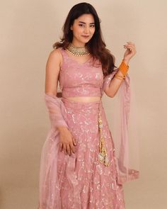 Michu Somya Gupta, Cute Saree, Golden Lehenga, Red Bridal Dress, Ganpati Decoration, Women Photography, Moon Pictures