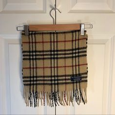 This Is An Authentic Vintage Burberry Scarf In Amazing Condition! This Is Perfect For The Fall And A Great Accessory To Any Cute Outfit! Please Ask Any Questions! Butberry Scarf, Pink Lululemon Shorts, Burberry Plaid, Burberry Classic, Silk Twill Scarf, Burberry Scarf, Linen Scarves, Checked Scarf, Scarf Vintage