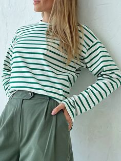 Long Sleeves Loose Striped Round-Neck T-Shirts Tops Casual Light Green Long Sleeve Tops, Trendy Long Sleeve Green T-shirt, Trendy Green Long Sleeve T-shirt, Trendy Green T-shirt For Fall, Casual Kelly Green Long Sleeve Top, Casual Light Green Fall Top, Casual Light Green Top For Fall, Green Long Sleeve T-shirt For Fall, Green Cotton Tops For Fall