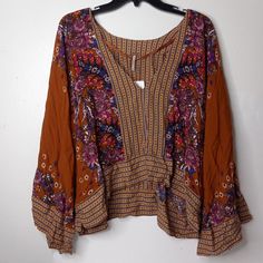 Free People Womens Rust Brown Mix N Match Floral Cropped Blouse Top Size Medium Brand: Free People Department: Women Size: Medium Size Type: Regular Type: Blouse Style: Cropped Color: Brown Fit: Regular Theme: Modern Pattern: Floral Neckline: V-Neck Sleeve Length: Long Sleeve Closure: Pullover Feature: Breathable Condition: New With Tags Bohemian Brown Tops With Boho Print, Bohemian Brown Floral Print Blouse, Bohemian Boho Print V-neck Top, Bohemian V-neck Floral Print Crop Top, Brown Bohemian V-neck Top, Brown Fits, Work Tops, Crop Blouse, Free People Tops