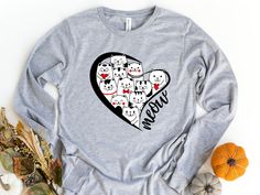 It's a super long sleeve shirt to always show your love for cats and kittens - Long Sleeve Shirt - Youth - Toddler - Unisex M A T E R I A L S → All our simple color ones like White and Black are 100% Cotton. → All our Heathered Colors are cotton/polyester blend and they are super comfy soft! → Bella-Canvas Unisex Jersey Short Sleeve Crew-Neck Unisex T-Shirt → Soft and High-Quality Fabric → Sueded Jersey → Pre-shrunk → Taped shoulder-to-shoulder → Tear away label → Side Seamed → Retail fit S I Z Kitten Shirt, Cute Cat Face, Cat Heart, Cat Lover Shirt, Heart Shirt, Cat Shirt, Simple Colors, Cat Face, Cat Shirts