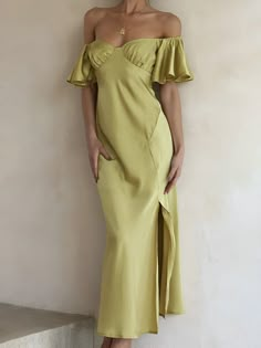 Elegant Ruffle Sleeve Split Long Dress All Green Outfit, Bridesmaid Ideas, Split Long Dress, Color Crush, Green Outfit, Long Sleeve Maxi, Wedding Attire, Style Elegant, Wedding Guest Outfit