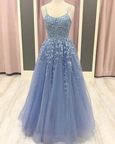 Periwinkle Grad Dresses, 8th Grade Prom Dresses Blue, Cornflower Blue Prom Dress, Grad Dresses Blue, Light Blue Grad Dresses, Prom Dresses Bigger Girl, Vestiti Prom, Blue Dress Sweet 16, Grade 8 Grad Dresses Long