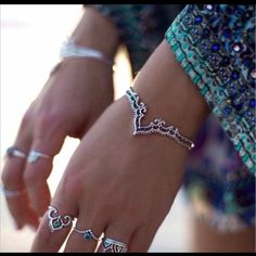 This Is A Lovely Boho Style Tibetan Silver Alloy Bracelet, Os Fits All Affordable Silver Bohemian Jewelry Sets, Island Soul Jewelry, Bohemian Princess, Vintage Bangle Bracelets, The Bangles, Dry Creek, Vintage Bangles, Open Bangle, Silver Plated Jewelry