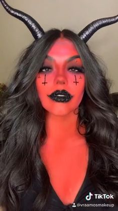 Horror Makeup Looks, Devil Makeup Halloween, Crazy Halloween Makeup, Halloween Sfx, Halloween Makeup Clown, Devil Makeup, Creepy Halloween Costumes, Cute Halloween Makeup