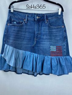 "This is a cute skirt. It has a combination between recycled denim, pure blue cotton.  I hope you would like this denim cotton skirt. I am happy to transform your old jeans into bags, totes, skirts...Pls feel free to message me.  🦋Measurements:  Waist: 31-32\" Skirt length: 19\" Thank you for visiting SoHa365." Vintage Cotton Mini Skirt With Pockets, Skirt From Jeans, Making Skirt, Denim Ideas, Skirt Denim, Cute Skirt, Old Jeans, Recycled Denim, Skirt Vintage