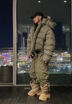 Outfits With Yeezy, Kanye West Outfits, James Richards, Yeezy Outfit, Boots Outfit Men, Yeezy Boots, Boy Fits, Mens Outfit Inspiration