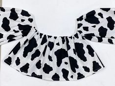 Birthday Cow Theme, Boho Animal Print, Birthday Cow, Outfits Birthday, Baby Coming Home Outfit, Ruffle Leggings, Top Girls, Off Shoulder Crop Top, Coming Home Outfit