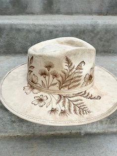 Brown Felt Hat With Flat Crown For Summer, Brown Flat Crown Felt Hat For Summer, Rustic Brimmed Hat For Spring, Summer Brown Felt Hat With Flat Crown, Brown Summer Felt Hat With Flat Crown, Rustic Short Brim Hat For Spring, Bohemian Cream Fedora Sun Hat, Cream Bohemian Fedora Sun Hat, Summer Fedora Felt Hat For Country Events