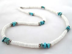 قلادات متدلية, Baguette Diamond Necklace, Mens Beaded Necklaces, Bracelet Inspiration, Diy Collier, Making Jewellery, Puka Shell, Turquoise Howlite