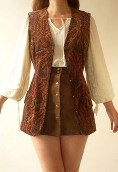 Clothes For Boxy Shape, 70s Vest Dress, Artsy Earthy Outfit, Pretty Woman Outfit Inspiration, 70s Fashion Staples, Retro Hippy Outfits, Daisy Jones And The Six Outfit Inspiration, Fancy Outfits Masculine, 60s Inspired Outfits Casual