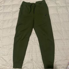 Men’s Nike Tech Fleece Joggers Size M Olive Green Color 66% Cotton 34% Polyester Brand New Nike Green Joggers With Pockets, Green Nike Joggers With Pockets, Nike Joggers Mens, Mens Nike Sweatpants, Nike Grey Sweatpants, Basketball Sweatpants, Nike Tech Fleece Joggers, Nike Tech Fleece Pants, Tech Outfit