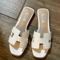 New Never Used Steve Madden White Sandals.Size 5.5 Platform Sandals Steve Madden, Tan Flat Heel Sandals For Spring, Tan Flat Sandals For Spring, Flat Tan Sandals For Spring, Summer Tan Closed-toe Sandals, Elegant Tan Sandals For Vacation, Tan Open Toe Sandals For Spring, Tan Cushioned Sandals For Summer, Spring Tan Open Toe Sandals