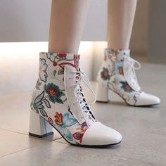 Floral Lace-Up Ankle Boots with Block Heels British Lady, Fall Heel, High Block Heels, Clothing Pattern Design, White Flower Print, Knee High Boots Flat, Heels Casual, Embroidered Boots, Women Ankle Boots