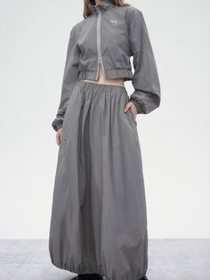 Material: NYLON 100 %
Model: 175cm/55kg Wear size M



Length
Waist
Hip


S
95cm
66cm
156cm


M
98cm
70cm
162cm Spring Full-length Skirt With Side Pockets, Spring Full Length Skirt With Side Pockets, Full Length Skirt With Side Pockets For Spring, Fitted Maxi Skirt With Side Pockets For Spring, Nylon Skirt, Outdoor Dress, Modern Women, Long Skirt, Modern Woman