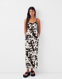 Animal print midi dress - Dresses - Women | Bershka Buttoned Dress, Top Jean, Strappy Mini Dress, Trending Sandals, White Maxi, Printed Midi Dress, Sweaters Knitwear, White Maxi Dresses, Plaid Dress