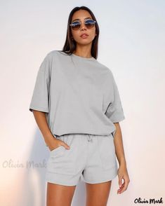 OliviaMark - Fashionable Urban Casual Solid Color Short Sleeve Round Neck Pullover Top and Shorts Set Pants Fabric, Color Pairing, Trendy Shorts, Modern Urban, Pant Length, Color Shorts, Casual Sets, Two Piece Outfit, Urban Fashion