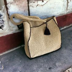 Trendy Natural Rectangular Shoulder Bag, Everyday Pouch Bags With Braided Handles, Trendy Rectangular Natural Shoulder Bag, Natural Shoulder Box Bag For Travel, Casual Rectangular Box Bag For Travel, Chic Travel Straw Pouch Bag, Large Capacity Box Bag For Vacation, Trendy Natural Color Pouch Bag, Trendy Natural Pouch Bag