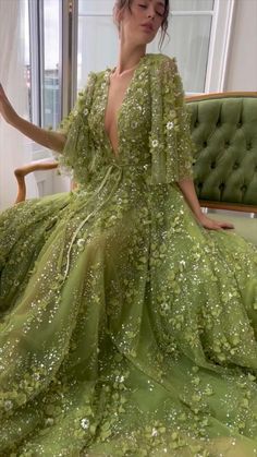 Green Lace Fabric, Matoshi Dress, Winter Gown, Pretty Gowns, Winter Gowns, Glamorous Outfits, Couture Sewing Techniques, Winter Chic, Dresses Indian