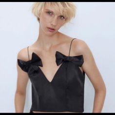 Zara Medium Black Top Zara Sleeveless Top, Asymmetric Bodysuit, Bow Crop Tops, Black Crop Tee, Top Satin, Top With Bow, Veronica Lodge, Satin Crop Top, Short Blouses