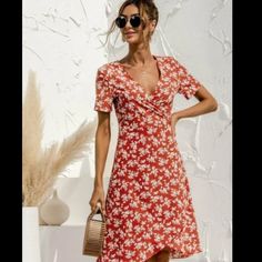 Features: -Measurement: Size L, Red, Length (40') ; Bust (34'-35'); Waist (28'-32'), Sleeve(7') -Style: Bohemian Floral Print, Short Sleeve, Sexy V Neck, Ruffles Hem, Flowy Swing Short Dress Wrap Dress For Women Juniors Fashion. -Featuresboho Floral Print Pattern, Deep V Neck, Above The Knee Length, Knee Length Dress Style, Classy, Elegant And Sexy -Designthis Sexy Deep V Neck Is Designed To Highlight The Enchanting Clavicle And A Perfect Body Curve. Summer Boho Floral Print Makes You More Fashi Pretty Casual Dress, Asymmetrical Midi Dress, Boho Beach Dress, Floral Dresses Short, Boho Outfit, Junior Fashion, Midi Dress Style, Beach Lover, Floral Wraps