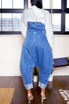 If you're looking for a casual wear, baggy jumpsuit look no further than this! Our stylish will add an instant style upgrade to your closet. Length: ankle-length Material: denim Sleeve Type: sleeveless Neckline: baggy Style: casual wear Note:Size: please check measurements carefullyPlease allow 0.5-1" difference due to manual measurement Different monitor settings means colors may differ slightly1" = 2.54cm Size(inch) Height Chest Waist Hip S 66.93 35.43 27.56 38.58 M 68.90 37.80 29.92 40.94 L 68.90 40.16 32.28 43.31 XL 70.87 42.52 34.65 45.67 2XL 70.87 44.09 37.01 47.24 3XL 72.83 45.67 39.37 48.82 Please notice: This size details is for the body size, not for the clothes. Baggy Jumpsuit, Baggy Style, Style Upgrade, Jeans Diy, Denim Jumpsuit, Body Size, Ankle Length, Diy Fashion, Blue Jeans