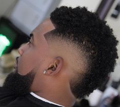 Black Men Mohawk Hairstyles, Mohawk Designs, Afro Mohawk, Afro Hair Fade, Afro Fade Haircut, Boys Haircuts Curly Hair, Mohawk Fade, Waves Hairstyle Men, Mohawk Hairstyles Men