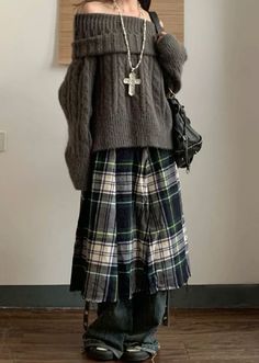 Alternative Outfits Skirts, Outfit Inspo Harajuku, Emo Long Skirt Outfits, Outfits For Ocs Drawing, Loltia Outfits, Grunge Scarf Outfit, Cowboy Grunge Outfits, Fairy Grunge Overalls, Dark Mori Kei Fashion