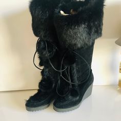 Barely Worn Lace-Up Boots With Fur Pom-Pom Ties. Coach Leather Lace-up Boots, Coach Lace-up Leather Boots, Fur Boots Heels, Pom Pom Boots, Fur Clothes, Boots With Fur, Trashy Outfits, Comfy Boots, Coach Boots