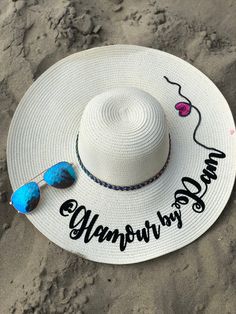 This listing is for a Floppy Hat written on High Durable Vinyl. To see all the listings for items in my store, you can click below: https://etsy.me/2wfDgp4 These are perfect for your next vacation, bridal party, honeymoon, weekend getaway or any especial event. 🏝HOW TO ORDER🏝 ⛱Choose Hat color And Trim Type ⛱Vinyl Color ⛱Date needed by ⛱Personalization wording details I will write the hat with the exact spelling and capitalization you have provided, so please triple check your selections and t Floppy Straw Hat, Floppy Beach Hat, Vinyl Personalized, Floppy Hats, Honeymoon Gifts, Beach Honeymoon, Personalized Hats, Beach Hat, Brim Hat