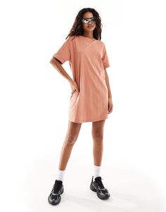 Dresses by Nike Low effort, high reward Crew neck Logo embroidery Drop shoulders Relaxed fit Nike Essentials, Tshirt Dress Outfit, Formal Dresses Graduation, Nike Shoes Outfits, Winter Party Dress, Shirt Dress Style, Long Sleeve Floral Dress, Orange Fashion, Satin Slip Dress