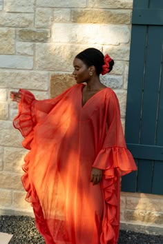 This brick-red kaftan is the epitome of effortless elegance. Let the light fabric flow in the breeze as you stroll the beach. The side slits are comfortable as you walk or lounge, and the bra savers will hold the kaftan in place for all day wear. All kaftans are handmade in small batches in Austin,TX. Sizes and color may slightly vary due to lighting and screen settings. Bubu Gown, Bubu Gown Styles, Gown Styles, African Design Dresses, Design Dresses, African Wear, Modest Fashion Outfits, Abayas Fashion, African Design