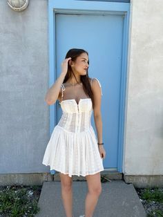 White Grad Dresses, Unique Hoco Dresses, Spring Picture Outfits, Red Hoco Dress, Day Mini Dress, Rush Week Outfits, Going Out Skirts, Rush Outfits, Recruitment Outfits