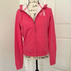 Hollister Pink Quilted Zip-Up Fleece Jacket. Hollister Logo On Upper Chest. Fleece Lined And Quilted (Thick And Warm). Size M. Brand New With Tags. Pink Hooded Jacket With Fleece Lining For Fall, Spring Hoodie With Fleece Lining, Pink Fleece Athleisure Outerwear, Spring Fleece Hooded Jacket With Adjustable Hood, Pink Hooded Fleece Jacket For Spring, Casual Spring Hoodie With Fleece Lining, Spring Fleece Outerwear, Casual Pink Hooded Fleece Jacket, Sporty Cozy Fit Long Sleeve Outerwear