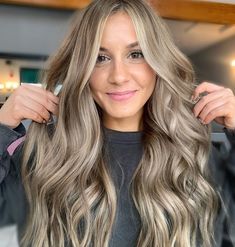 34 Dark Blonde Hair Ideas to Refresh Your Look in 2024 - Trendy Inspirations! - divagaze.com Dark Blonde Hair Ideas, Natural Dark Blonde Hair, Natural Dark Blonde, Brown Hairstyles, Blonde Hair Ideas, Ash Blonde Highlights, Golden Highlights, Blonde Waves, Blonde Tones