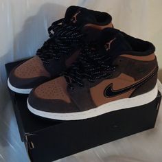 Air Jordan 1 Se (Gs) Brand New With Box And Sticker. Size 4.5 Equivalent To A Women Size 6 Color. Dark Chocolate And Cinnamon Brown Jordans, Nike Jordan Outfit, Jordans Outfits, Dark Brown Shoes, School Clothes, Kids Jordans, Newest Jordans, Shoes Brand, Brown Shoe