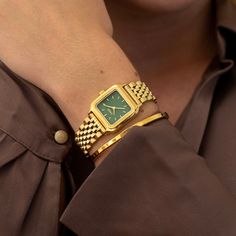 Macy Gold Green – Burker Watches Small Face Watches For Women, Green Face Watch, Watch Aesthetic Vintage, Elegant Watches Women, Vintage Gold Watch, Neck Pieces Jewelry, Gold Plated Watch, Pretty Jewelry Necklaces, Green Watch