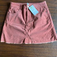 Figleaf Brand. Mauve Corduroy Short Skirt. Size Medium. Brand New With Tags. Fall Cotton Denim Mini Skirt, Fall Cotton Mini Denim Skirt, Cotton Denim Mini Skirt For Fall, Casual Corduroy Mini Skirt, Fall Cotton Mini Skirt With Pockets, Casual Fall Corduroy Mini Skirt, Casual Corduroy Mini Skirt For Fall, Fall Cotton Mini Skirt, Fall Casual Corduroy Skort