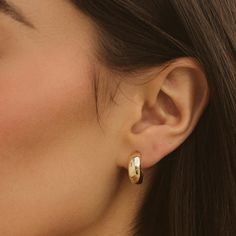 *Buy 2 items, Get 15% OFF your order. Coupon applied at checkout.* Create an effortless look with our small dome hoop earrings. The perfect everyday lightweight hoop to add style to your outfits. These small chunky hoops come in high quality 18k gold plating. 18K Gold Hoop Earrings Small Hoop Earrings Chunky Hoop Earrings Statement Earrings Small Chunky Hoops Gold Hoops Gold Earrings Gift for Her   - Hypoallergenic  - Diameter: 15.5 mm. - Thickness: 6 mm. - Made in 18k gold plated - 1 Year warranty All jewelry is handmade & designed by hand from Heart Made of Gold. GIFT WRAP AVAILABLE TO PURCHASE: https://www.etsy.com/listing/902780367/gift-wrap-for-gift-jewelry-pouch-jewelry?ref=shop_home_active_1&pro=1 HOW TO CARE FOR YOUR JEWELRY + All gold plated jewelry has a coat to help from tarnish Gold Hoops Aesthetic, Gold Hoop Earrings Aesthetic, Hoop Earrings Aesthetic, Thick Gold Hoop Earrings, Hoop Earrings Chunky, Earrings Small Hoop, Thick Gold Hoops, Chunky Gold Hoop Earrings, Small Gold Hoop Earrings